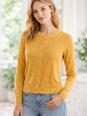 LIKE NEW Croft & Barrow Super Soft Classic Crewneck Cardigan